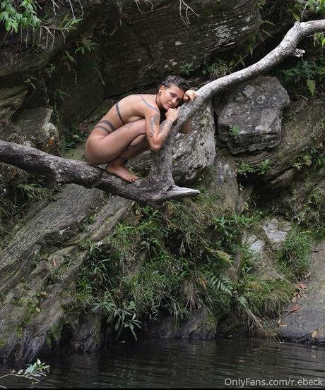 ther ebeck modèle sexy galeries