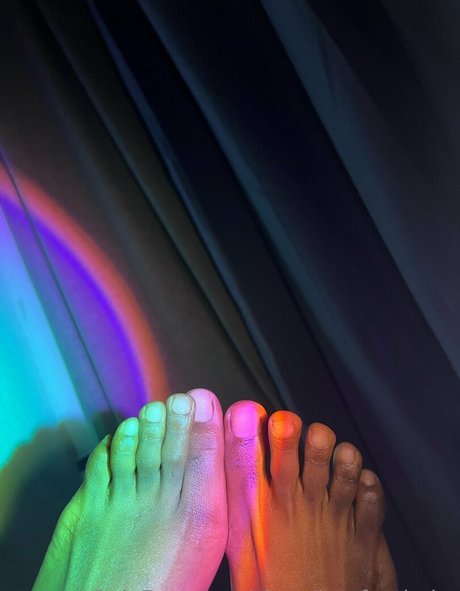 chocolatefeetbabe star du porno sexy img