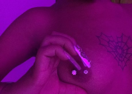 spicyjuli modèle exclusif des photos