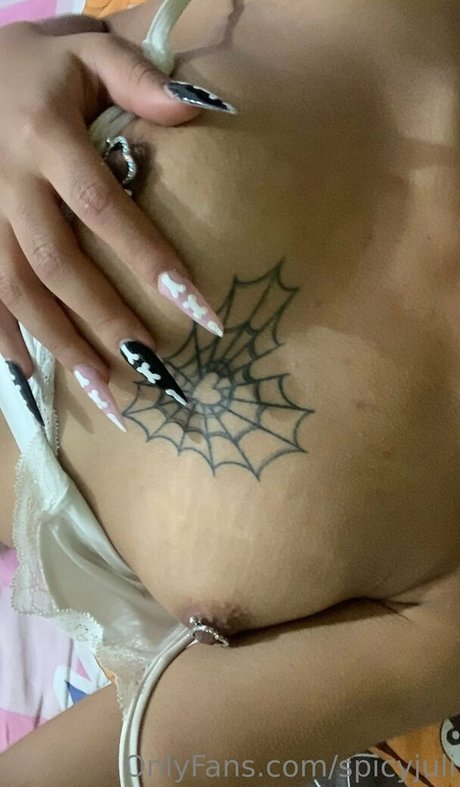 spicyjuli actrice pornographique photo