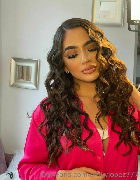 emsexylips modèle nu collection