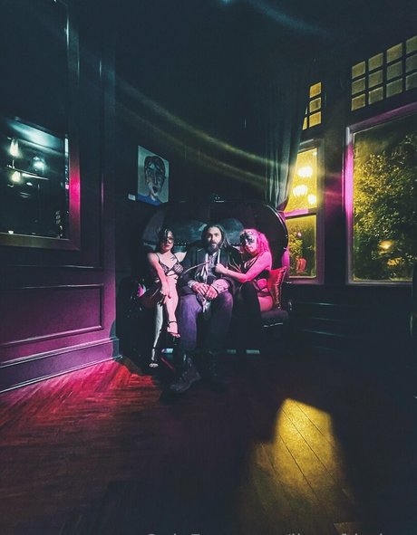 lionofthebay actrice galerie