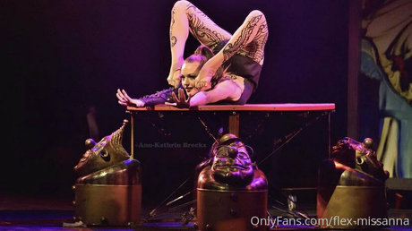 flex missanna actrice érotique galerie