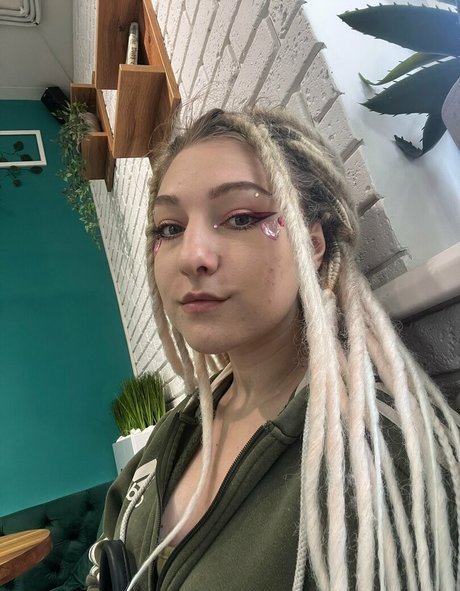 darkness luna actrice sexy des photos