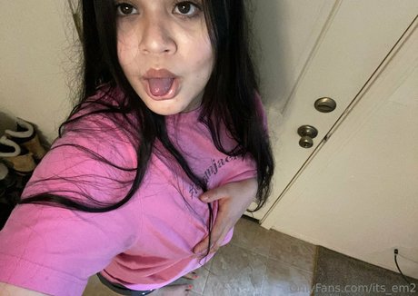 its em2 actrice sexy images