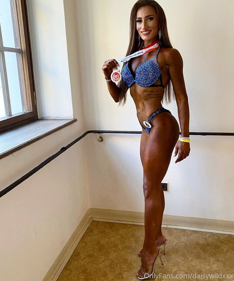 célèbres nains onlyfans nu gratuit galerie