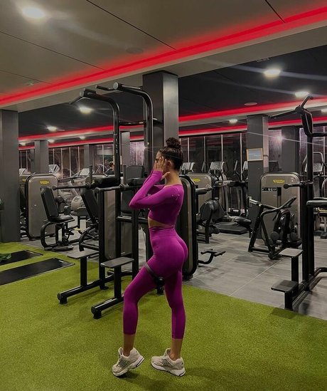 brune petite onlyfans belle gratuite collection