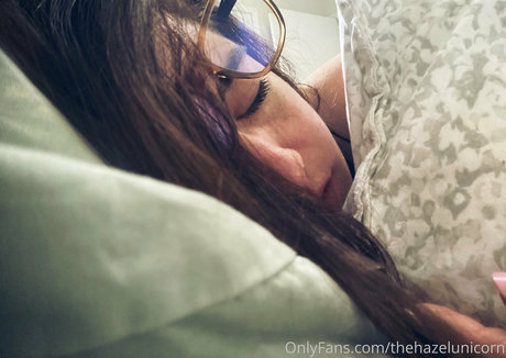 thehazelunicorn modèle de sexe des photos