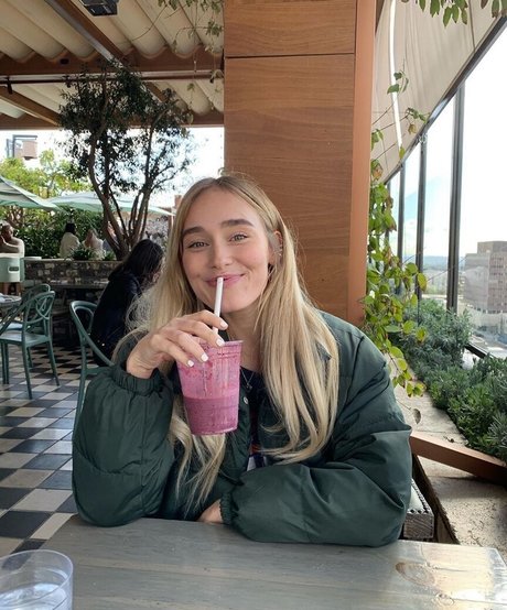 Sina Deinert star pornographique photos