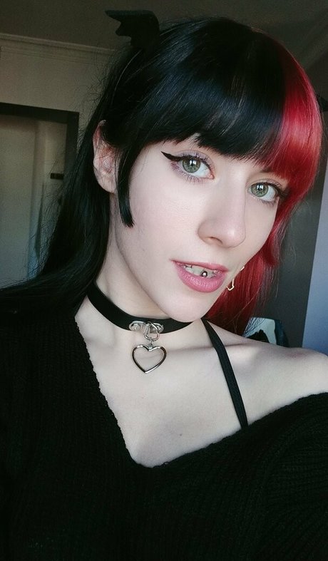 Morhiril Cosplay star pornographique archive