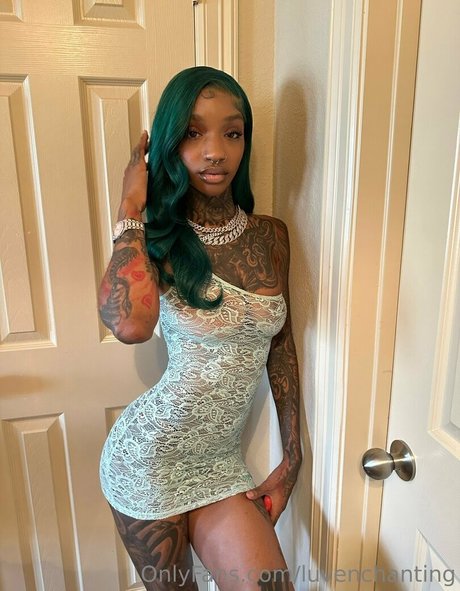 gros seins ébène onlyfans parfait et sexy image