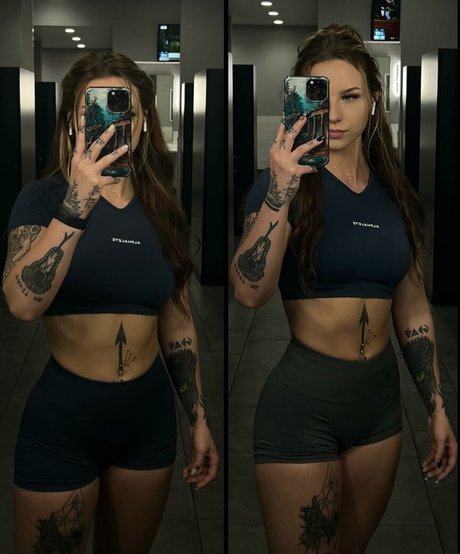 Natasha Gillem modèle sexy image