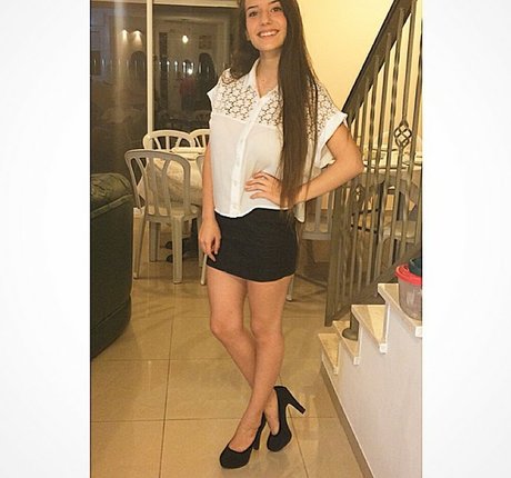 Sapir Hazansky modèle gratuit galeries