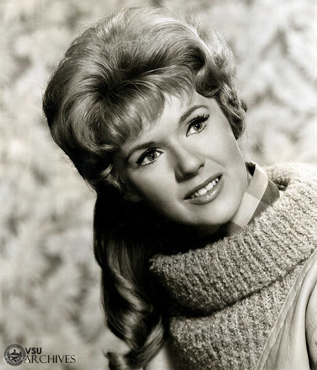 Connie Stevens star du porno images
