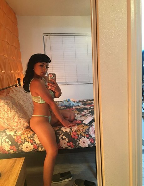 cybcin jolie star du porno des photos