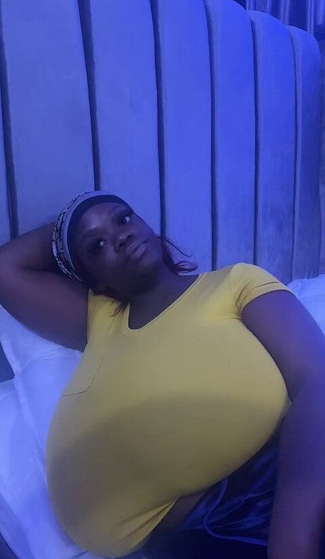 Chanel La Croix mannequin images