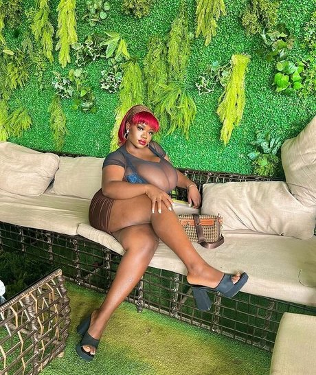 Chanel La Croix xxx star du porno galerie