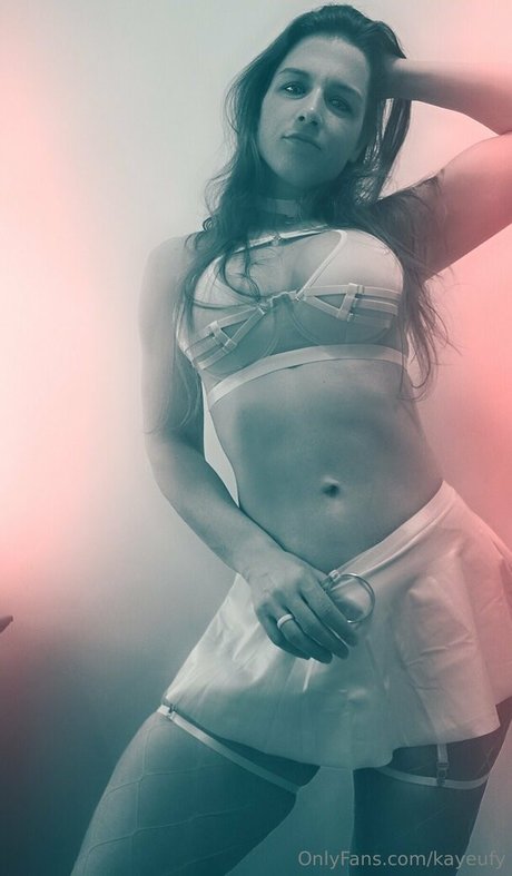 Kayeufy modèle de sexe galerie