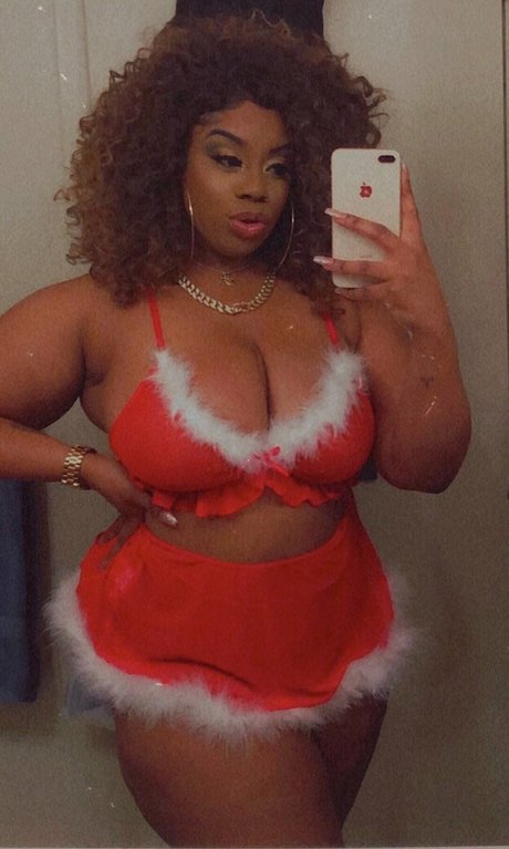 ILookLikeBaae étoile chaude img