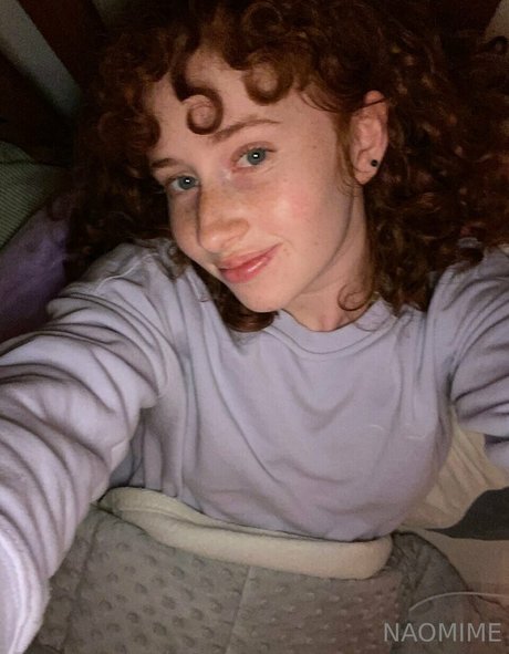 naomime étoile sexy images