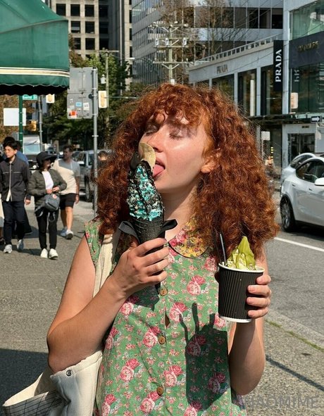 naomime actrice libre img