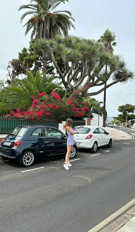 aliss foxy modèle porno image