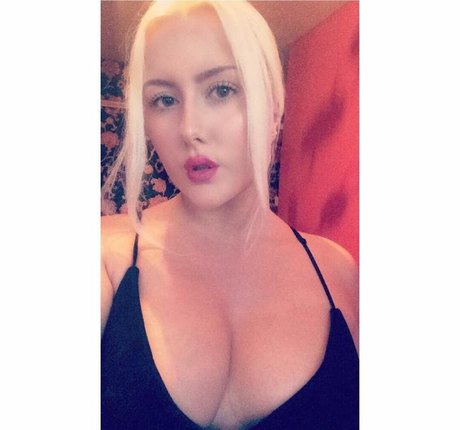 Bethany Koko star du porno de haute qualité photos