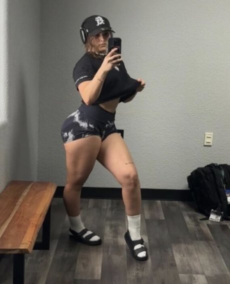 Adriana Salido modèle sexy images