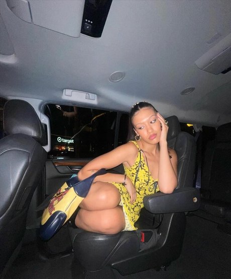 Rappers Daughters modèle adulte archive