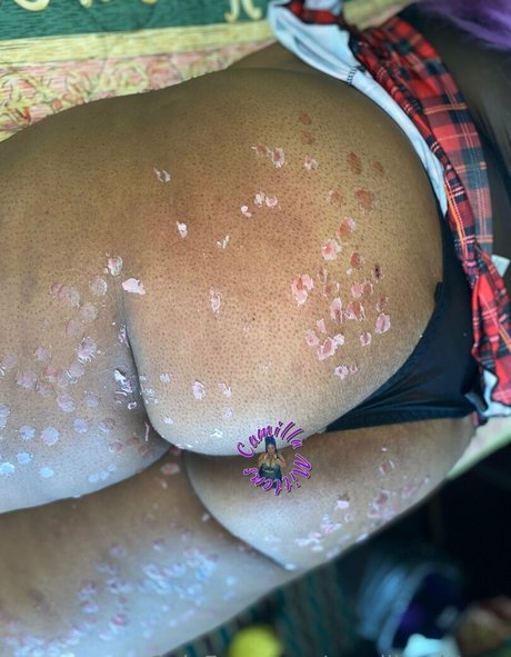 Camilla Mittens nus étoiles collection