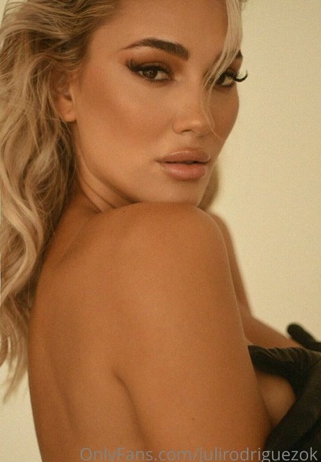 julirodriguezok actrice chaude photo