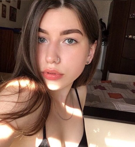 Marishkasexy actrice artistique images