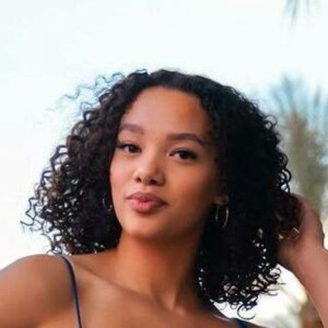 Jazzylique modèle chaud photo