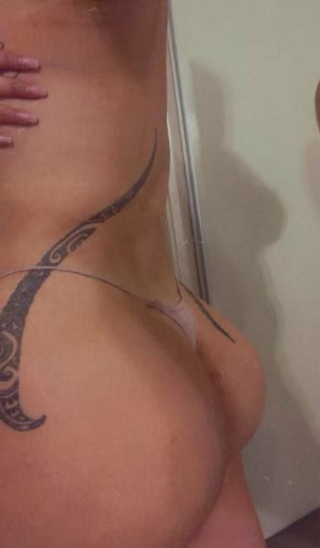 jujuthespinster actrice nue des photos