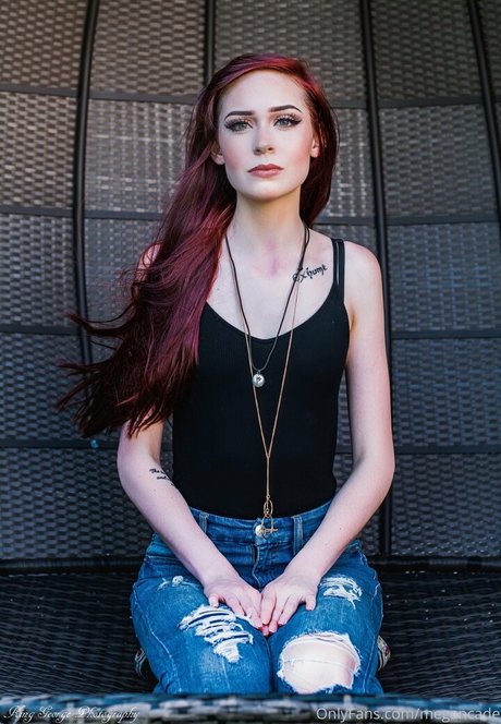 adversariel modèle chaud archive