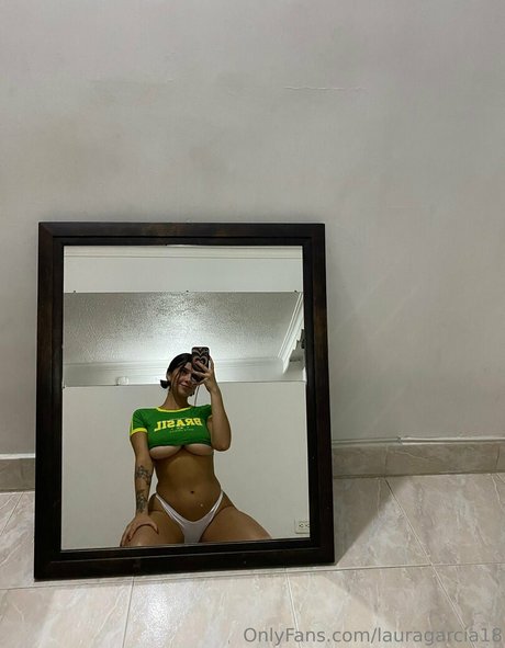 Laura Garcia star du porno sympa des photos