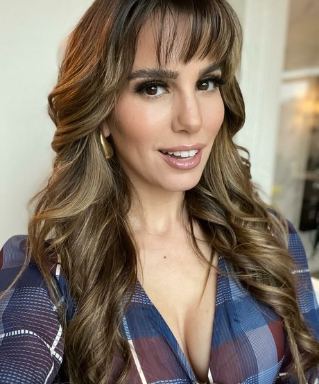 Christy Carlson Romano mannequin des photos