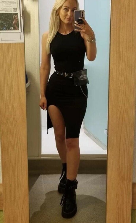 chloxxhill mannequin photos