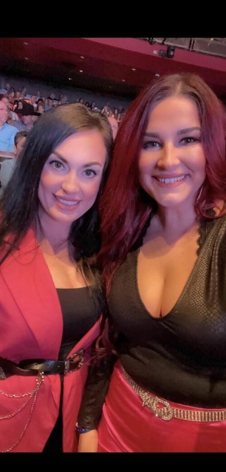 Aisley Montgomery actrice de nus des photos