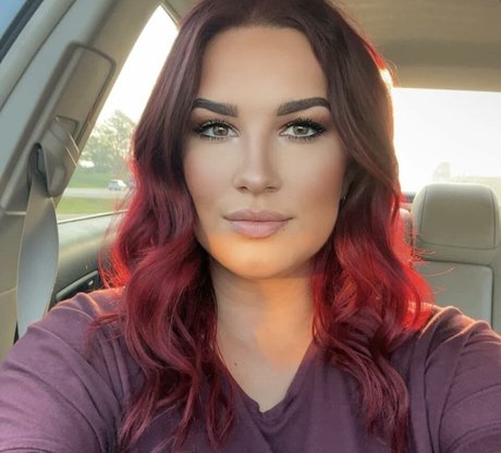 Aisley Montgomery star du porno parfaite collection