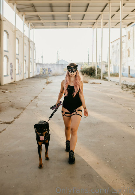 itsxlilix star du porno nue img