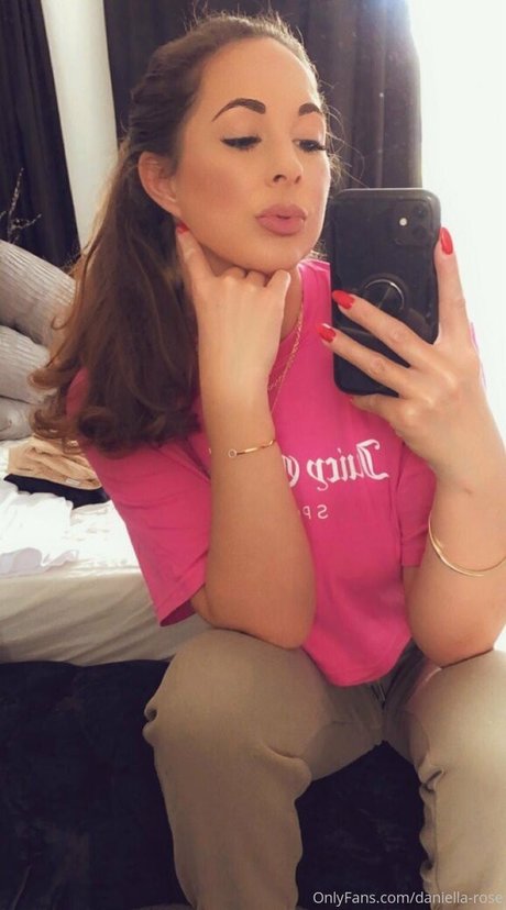 daniella rose étoile hd img