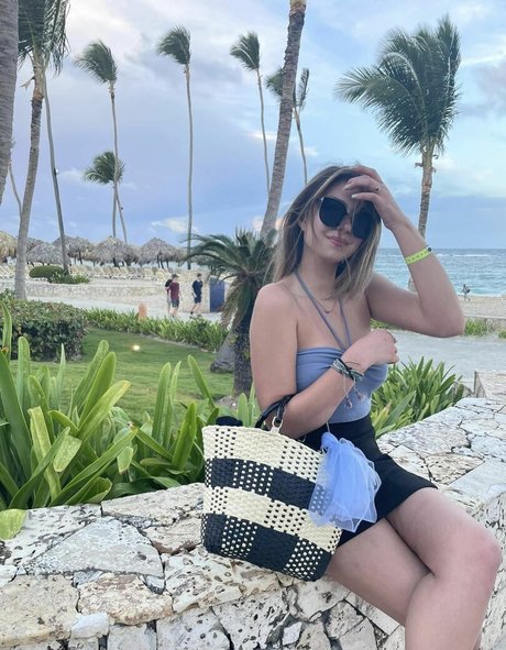 Elena Lukin modèle artistique des photos