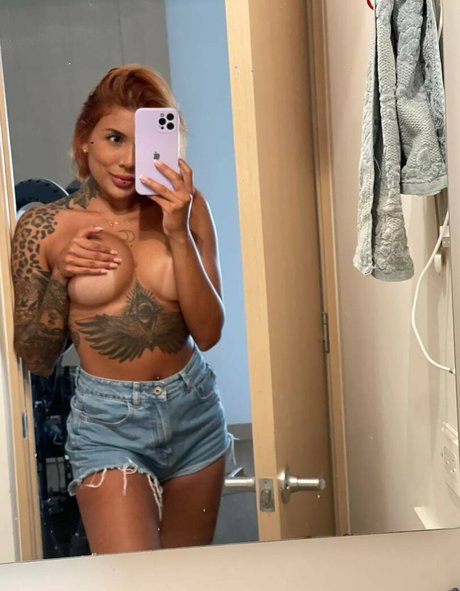 Isabella Nourie modèle pornographique images