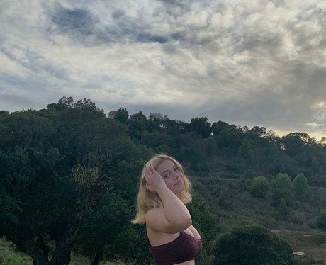 Anika Grace actrice chaude photos