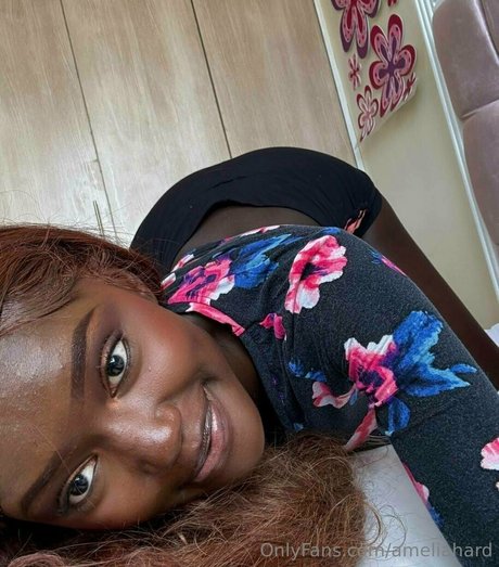 ameliahard star du porno nue des photos