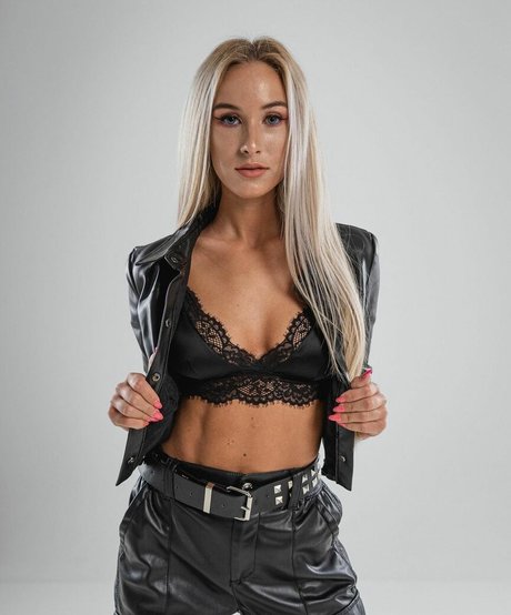 Gergye Krisztina_ star du porno sexy photo