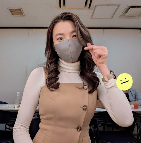 OniGiri actrice sexy des photos