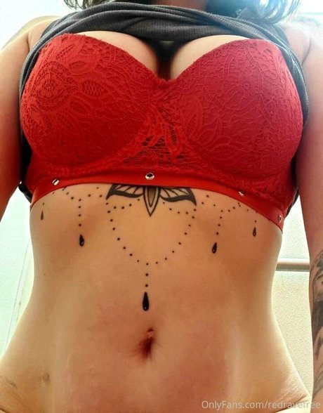 redravefree modèle pornographique archive