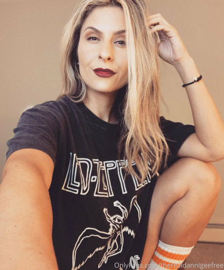 missdannigibson actrice parfaite photos